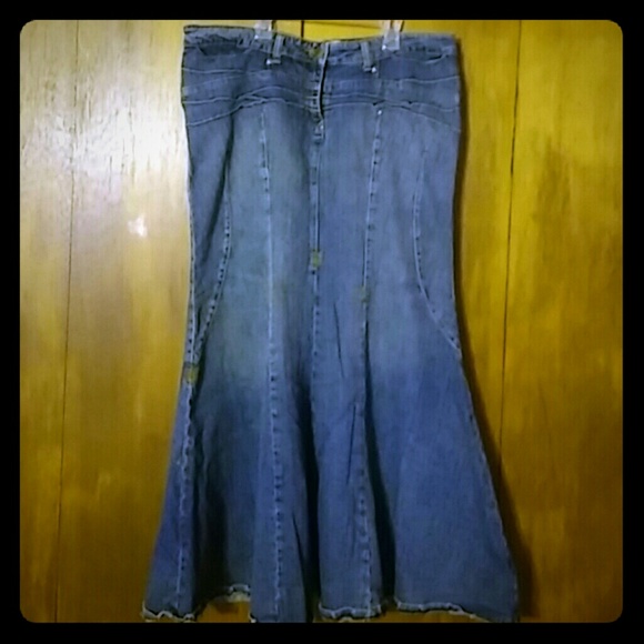 Bisou Bisou Dresses & Skirts - BISOU BISOU BLUE JEAN SKIRT